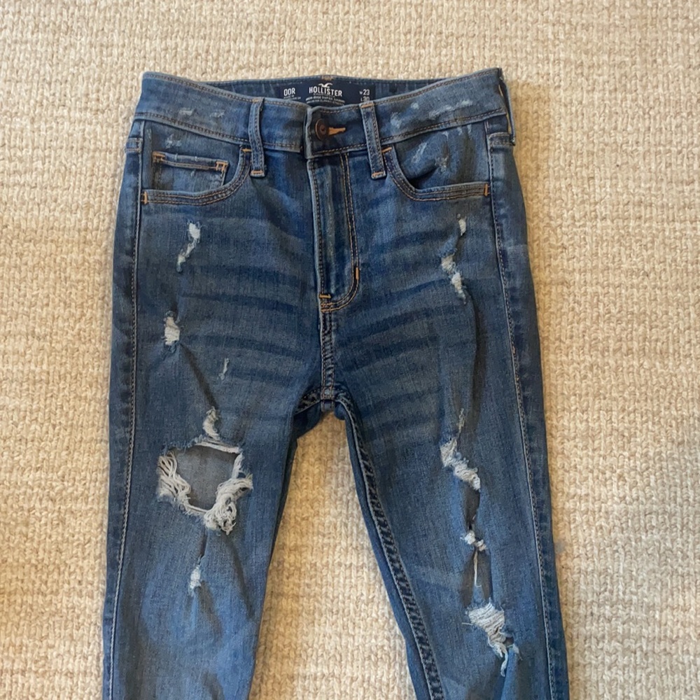 Distressed skinny jeans - Picture 3 of 8